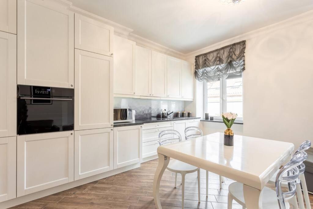 Urban Chic -one Bedroom - - Podwale * Varsovia