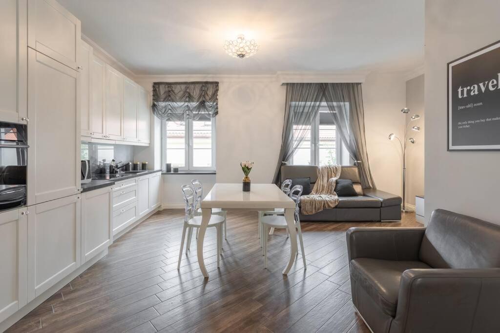 Urban Chic -one Bedroom - - Podwale * Varsovia