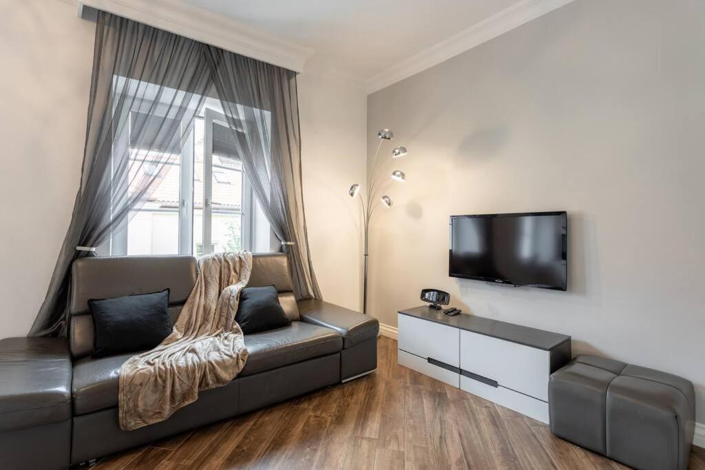Urban Chic -one Bedroom - - Podwale Apartamento Varsovia